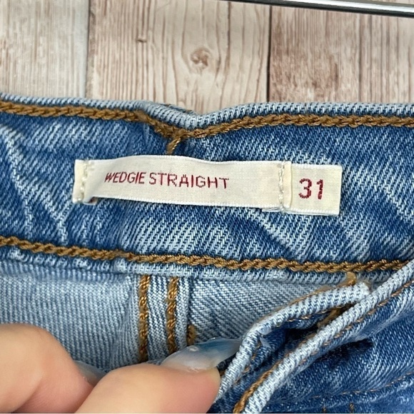 Levi’s Wedgie Straight Fit Denim Jeans Size 31 x 28 Women IRREGULAR - Picture 8 of 14
